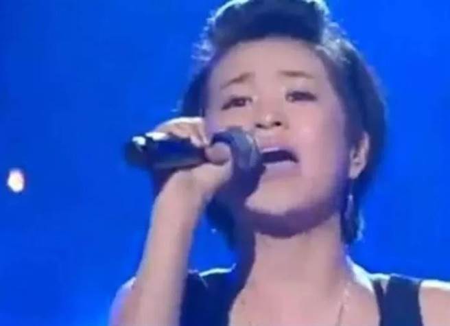 殷嘉恩14年前参加音乐节目，和现在样貌很不一样。（图／翻摄自韩网）