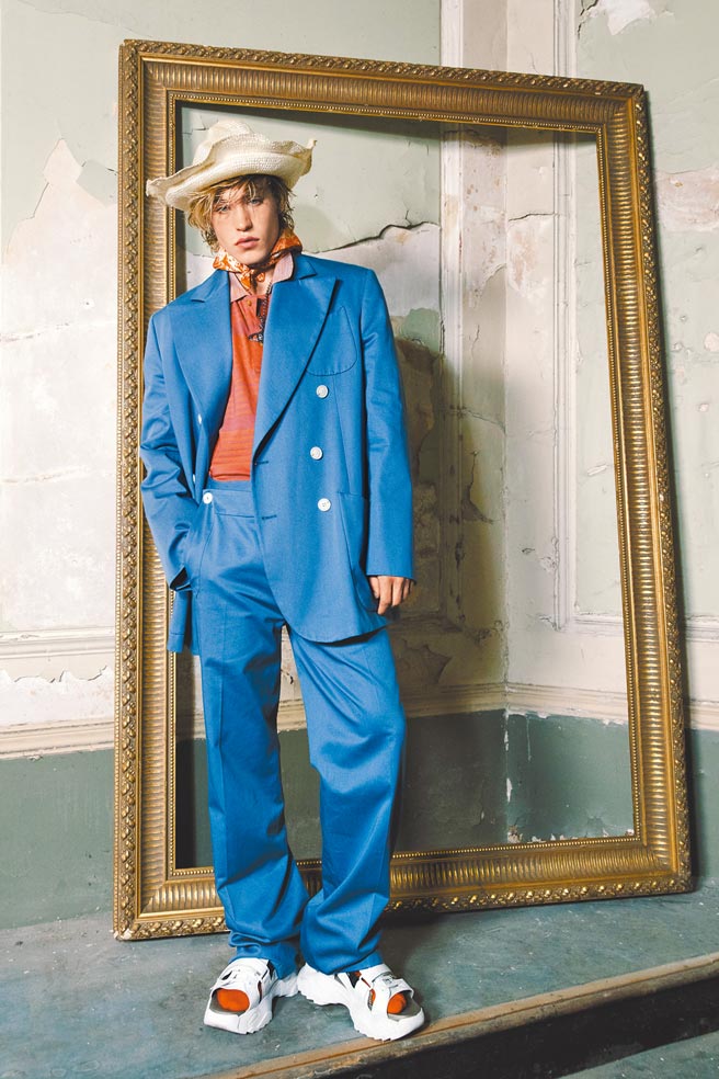 Vivienne Westwood本季作品強調買少選精、一件就好。（永三提供）