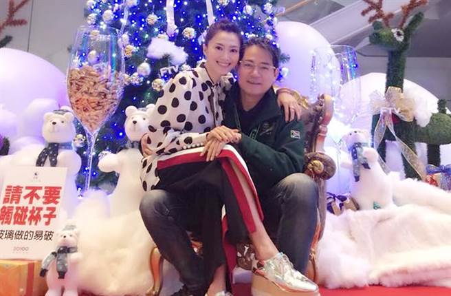 侯怡君今年5月证实已和萧大陆结婚。（图／翻摄自侯怡君的家脸书）