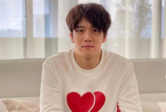 河锡辰当兵时曾遭受不人道对待。(图/翻摄自河锡辰IG)