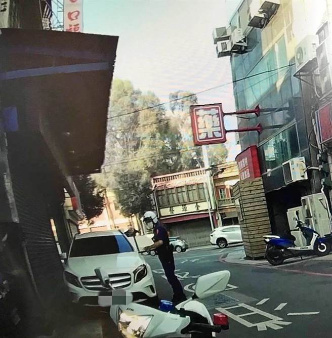 金门警方取缔违规停，金城市区九月至今已告发160件。（警方提供）