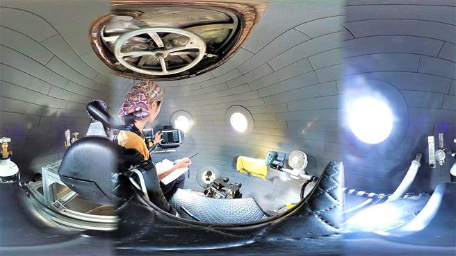 第一代双载水下载具（MUV）可下潜500公尺，电池与维生系统可维持8小时。（国立中山大学提供／袁庭尧高雄传真）