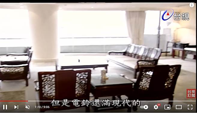 费玉清家客厅相当简朴。（图／翻摄自TTV 台视官方频道 TTV Official Channel Youtube）