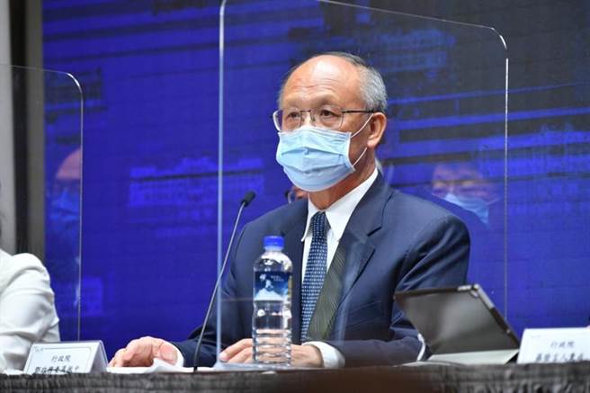 行政院政務委員兼經貿談判辦公室總談判代表鄧振中23日說明台灣申請加入CPTPP的政策背景。（圖／行政院提供）