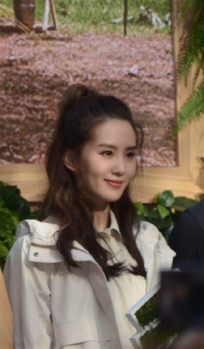 刘诗诗无P照依旧漂亮。（图／取材自雨里有关微博）