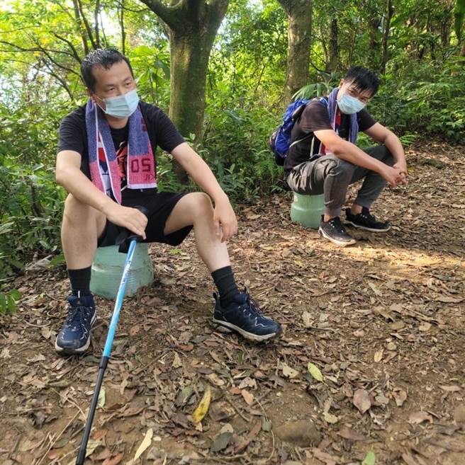 罗智强今天贴文表示，爬山，最快乐的一刻，就是「累瘫的那一刻」。(图/罗智强脸书)