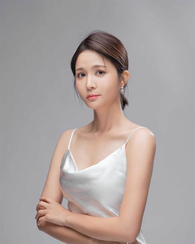 吴怡霈担任颁奖人。（三立提供）