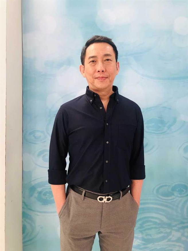 屈中恒将和吴怡霈一起颁发「少年节目奖项」。（三立提供）