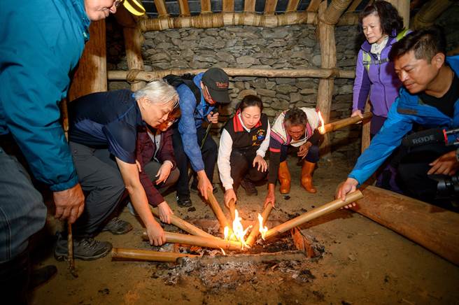 县府完成佳心旧部落Istasipal家屋重建，传承先祖智慧；县长徐榛蔚前往体验歷史现场。（花莲县府提供／王志伟花莲传真）