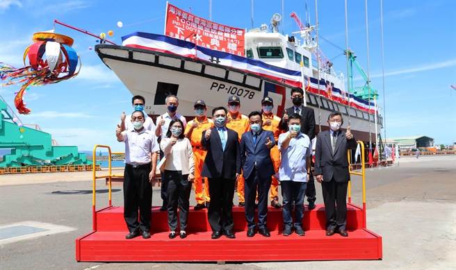 100吨级巡防救难艇，今天上午举行下水典礼仪式。（台船提供／陈彩玲基隆传真）