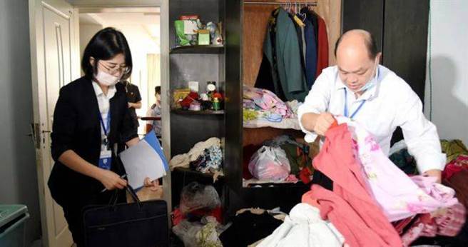 大陸一名女子的房子被公婆霸佔5年以上，日前終於在法院強制執行撤離之下，還她一個公道。（翻攝瀟湘晨報）