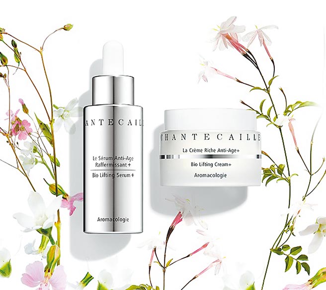 艾蜜莉布朗使用香緹卡鑽石級精華液升級版30ml，1萬400元，鑽石級乳霜升級版50ml，1萬3600元。（香緹卡提供）