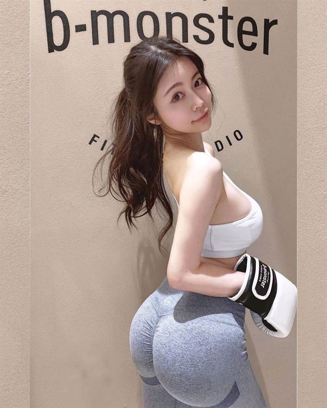 看背影就知道不简单！日本街头「自行车正妹」真实身份是「超爱台湾」的她  （图片／JKF提供）