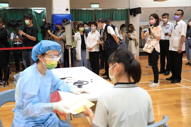 台中市国高中学生接种BNT疫苗情况。(林欣仪摄)