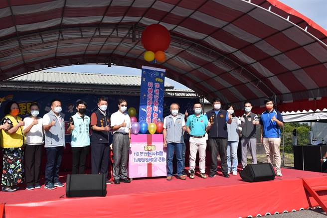 苗栗县长徐耀昌24日上午主持苗栗县科教园游会开幕式。（谢明俊摄）