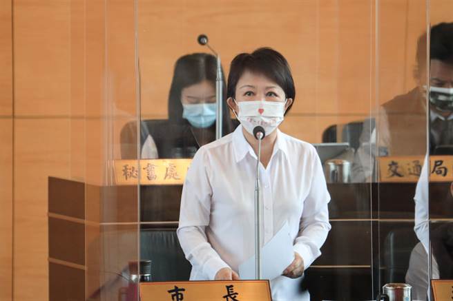 台中市長盧秀燕強調，區域專屬抽概念，原本大家消費都可以有相同的參加抽獎機會，為了活動的公平性，先求有，再求好，以後會繼續努力。（盧金足攝）