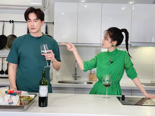 兩人互動逗趣。（最大國際娛樂提供）