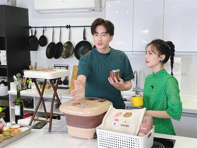 兩人互動逗趣。（最大國際娛樂提供）