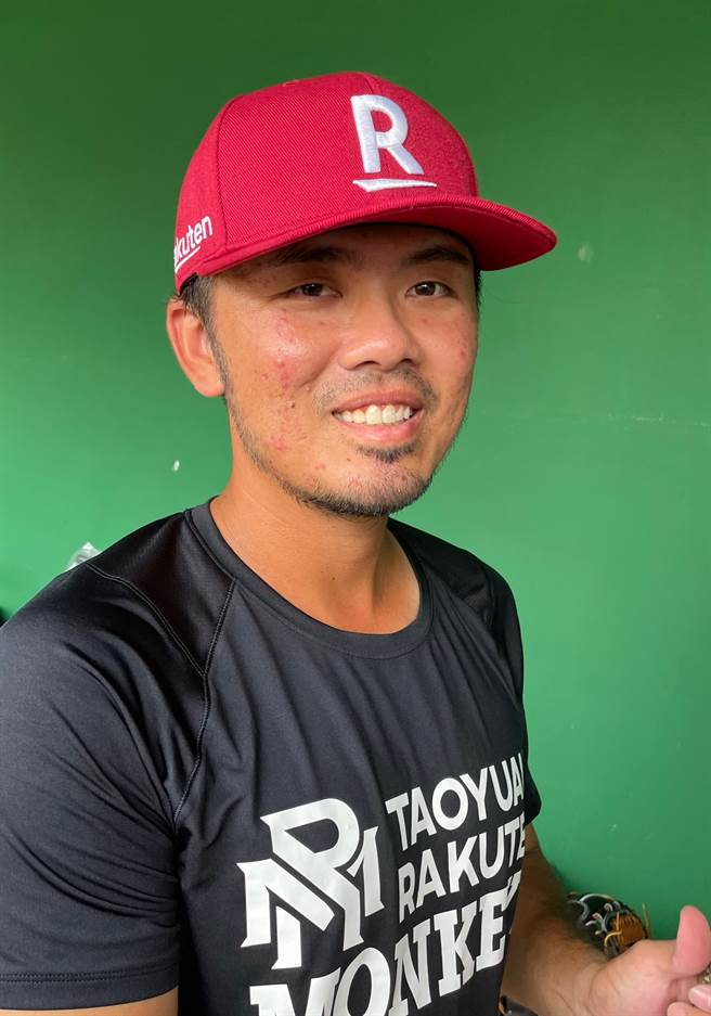 樂天桃猿內野手郭嚴文相隔58天終於回到一軍。（毛琬婷攝）