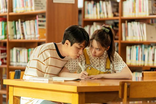 林润娥在《奇蹟：给总统的一封信》首度和朴正民首度合作。（车库娱乐提供）