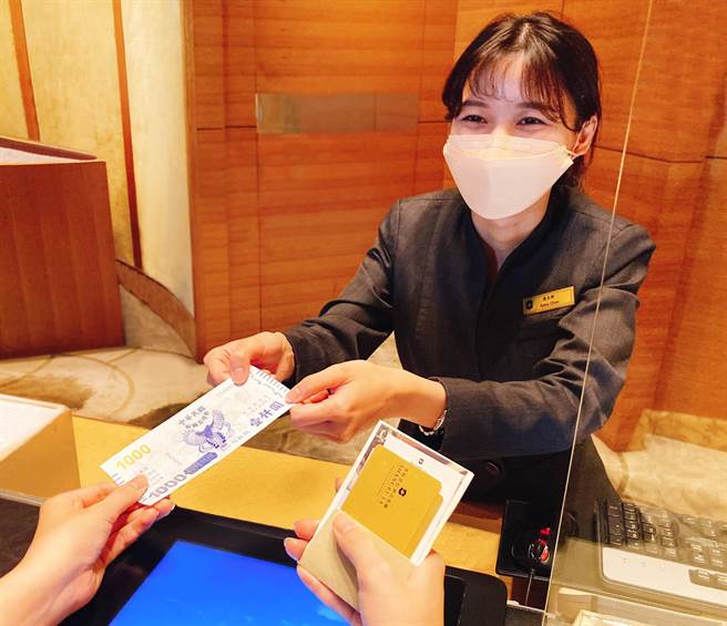 台南远东香格里拉饭店住房首推「买一送一」及「加倍奉还」住房专案。（业者提供）