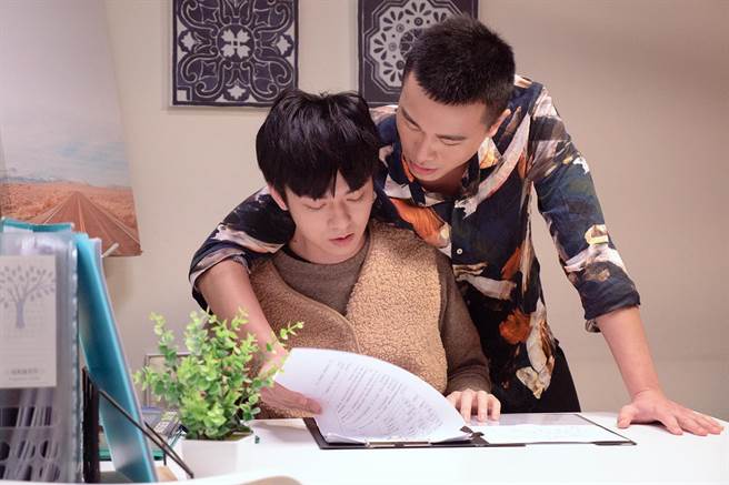 李晋廷（左）与李宇劭组男男CP。（GagaOOLala提供）