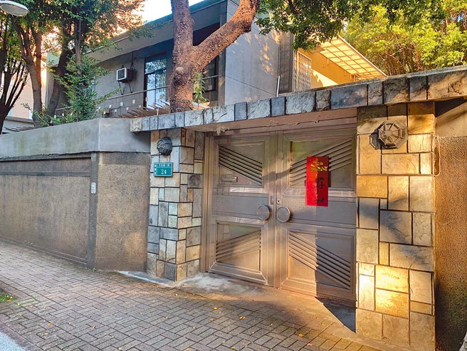 板桥文化路新北市长官邸因建物老旧，市府推动公办都更，由冠德建设得标，未来将整合周边私有地，打造府中美学示范基地。（王扬杰摄）