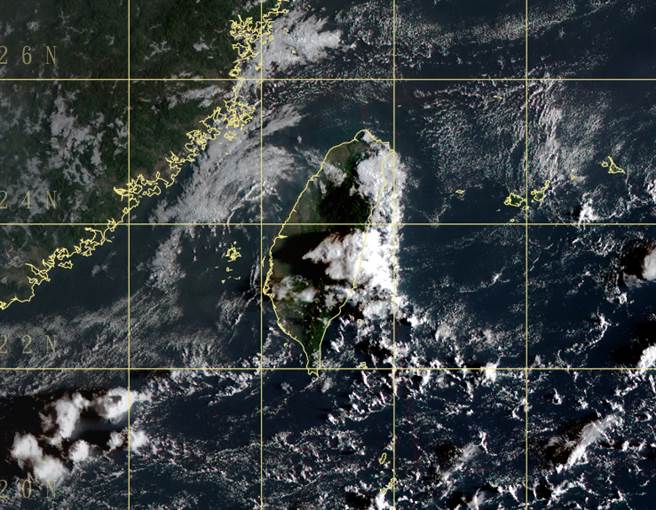 受东北风影响，北部、东部天气较不稳定。（中央气象局提供）