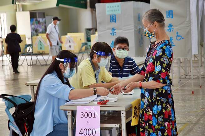 投票所党员投票状况。（张亦惠摄）