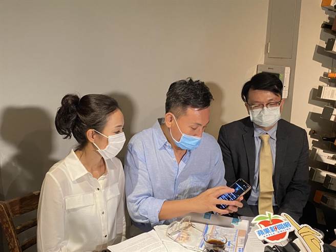 陈霆说明被诈骗过程。（洪秀瑛摄）