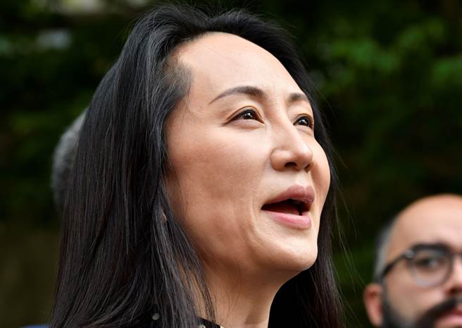 華為首席財務官孟晚舟9月24日離開加拿大溫哥華法院的神情。（路透）