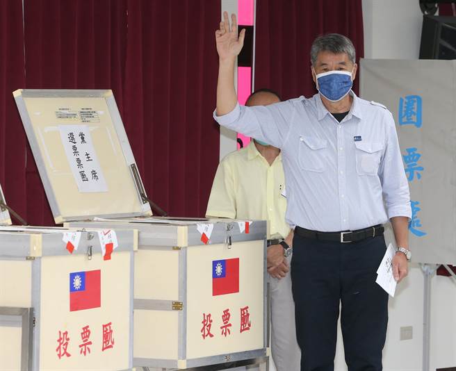 孙文学校总校长张亚中。（赵双杰摄）