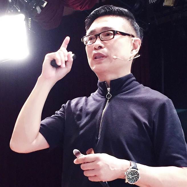 朱正生专心授课模样。(朱正生提供)  