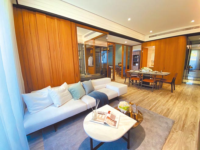 「新潤捷韻A10」出捷運站步行到家，約3分鐘左右； 1站之隔，置產預算現省百萬。（新潤提供）