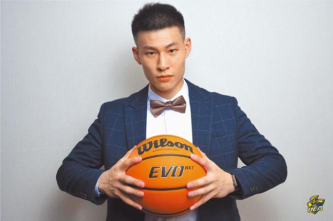 林秉圣宣告加盟新北中信特攻。（新北中信提供）