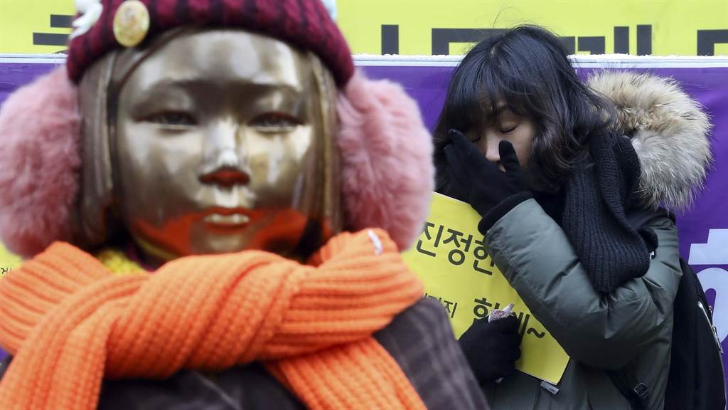 在韩国的慰安妇纪念铜像。图/路透(photo:ChinaTimes)