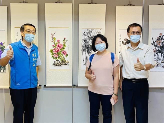 新北市三重区公所在全台疫情和缓之际，特别邀请先啬宫国画书法班于三重社教馆举办「先啬宫墨堂艺游师生展」活动。（三重区公所提供）