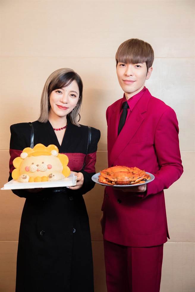 丁噹（左）将与萧敬腾领军的狮子LION合作。（相信音乐提供）