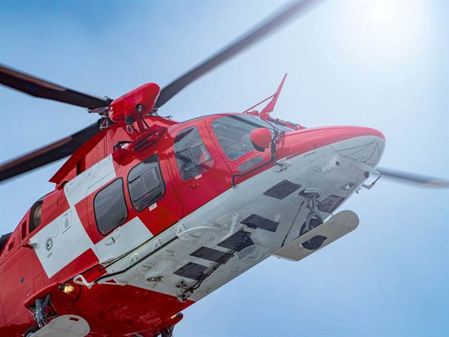 巴西一架直升机遭劫持，没想到机师临危不乱的杰出表现，反将两名劫匪吓得跳机逃亡。（示意图／达志影像）