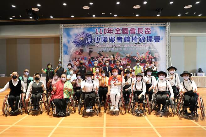 110年全国会长杯身心障碍者轮椅舞蹈锦标赛今天在嘉义县棒棒积木饭店举行。（张亦惠摄）