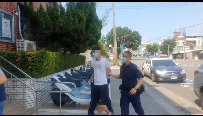 警方将曲男逮捕到案。(警方提供／林雅惠高雄传真)