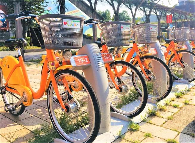 台中市议员质疑iBike租借前30分钟免费成「钱坑」，交通局说，免费政策持续执行，提升骑乘意愿。（卢金足摄）