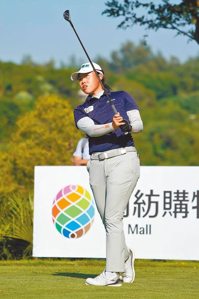 中國信託贊助女將安禾佑對決李佳霈，全力以赴力保「2021中國信託邀請賽」第三名。（中國信託銀行提供）