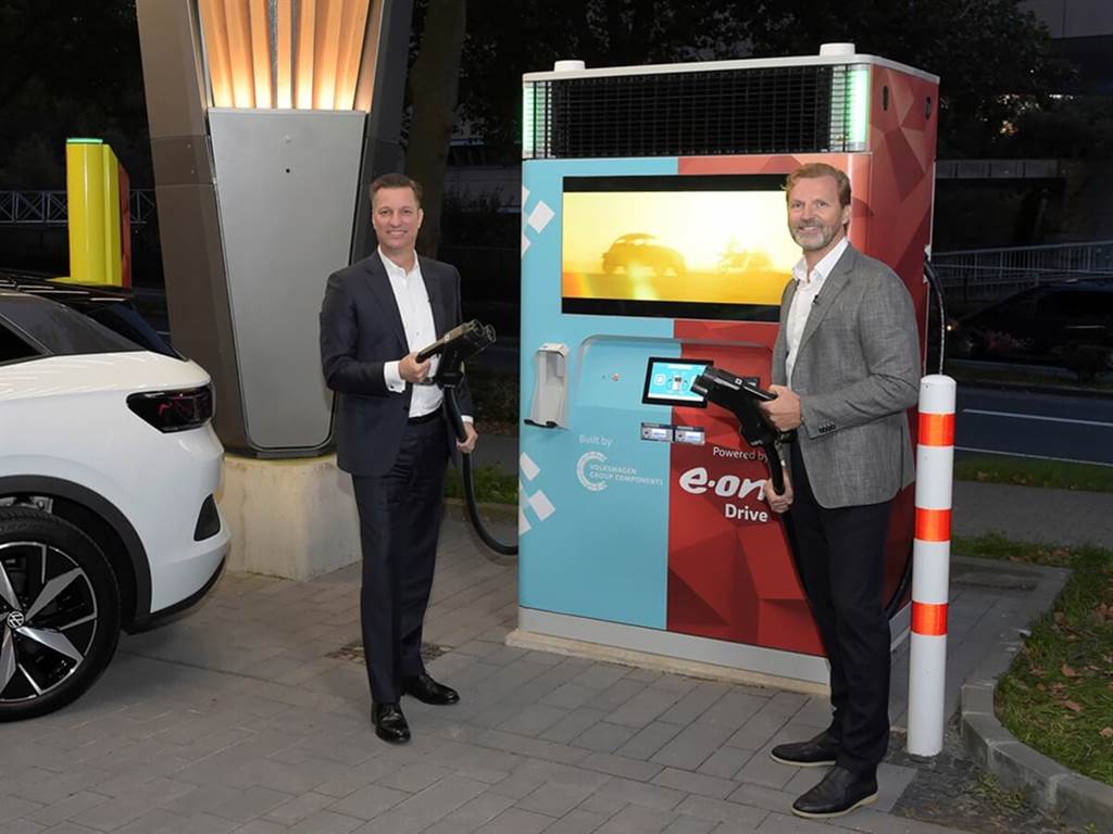 Volkswagen集團與E.ON合作推出帶蓄電池的快速充電站裝置- E.ON Drive Booster（圖／CarStuff）