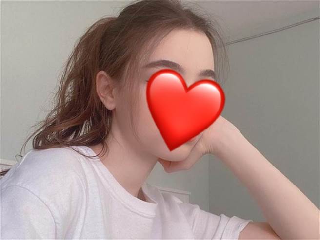 Dasha Taran深邃精致的脸蛋被认为撞脸张柏芝和徐若瑄。(图/翻摄自Dasha Taran IG)