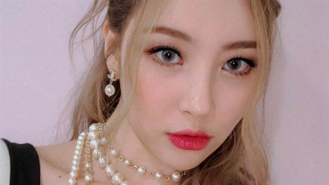 宣美在个人IG上公开一系列零修图侧拍，吸引目光。（图／IG@miyayeah）