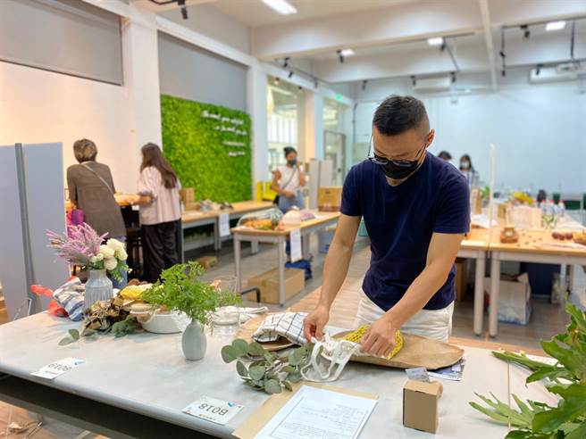 台中市第二届青创品牌特色标章，共有20件特色商品获选。（台中市府提供／卢金足台中传真）