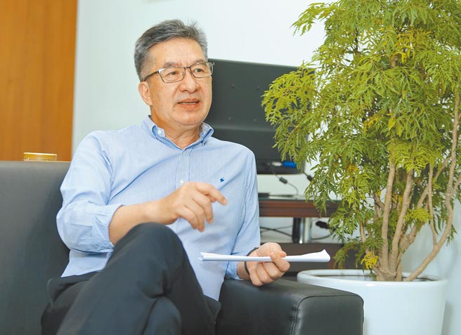 永达保险经纪人总经理陈庆鸿表示，永达走过20年，秉持以服务代替管理，让管理成为多余的方式，在与员工相处时，以尊重的态度多过于上对下的命令，如此一来，员工也会尊重工作，在新的时代，许多观念会与时俱进，但对待员工的方式不会变。（粘耿豪摄）