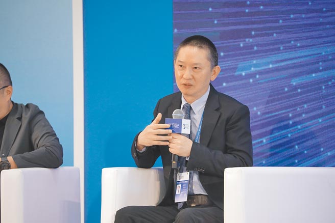 大陆湖南旺旺医院院长蔡有权26日在「2021年世界互联网大会─海峡两岸暨港澳互联网发展论坛」上发言。（金蜀卿摄）