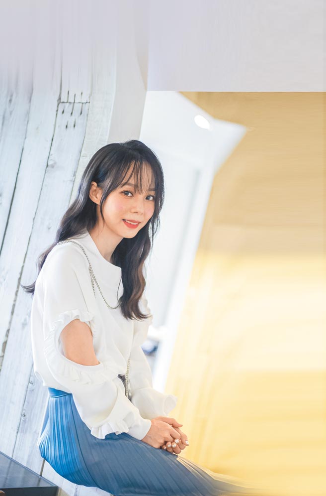 孙淑媚防疫做好做满，只有工作需求时才会拿下口罩。（罗永铭摄）